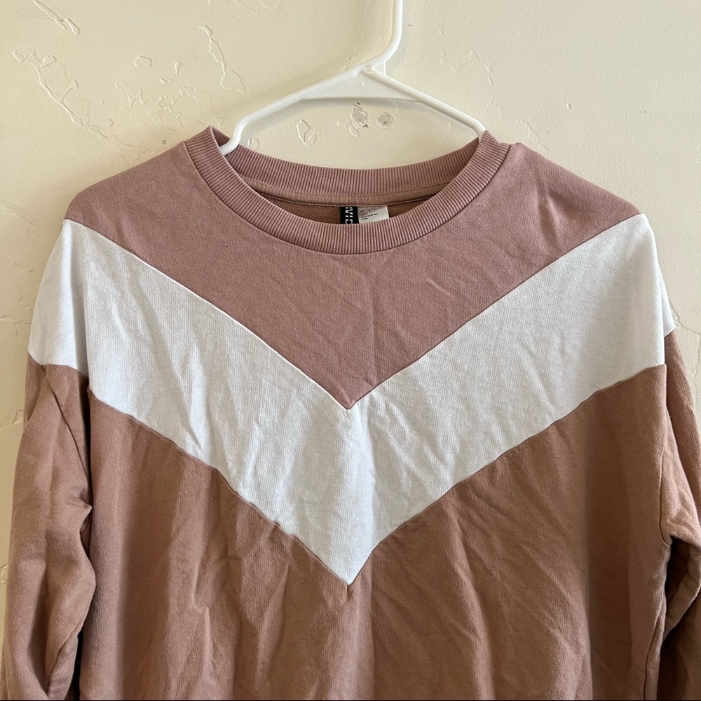 Divided Pink & Cream Color Block Sweatshirt Medium - Picture 3 of 10